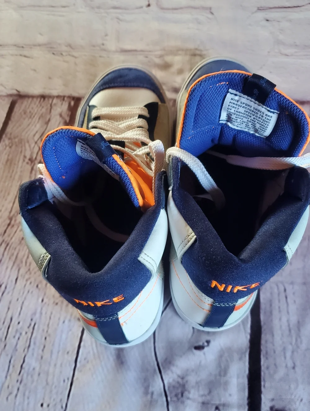 Nike Blazer Mid 77 SE Sneakers Size 5.5 Kids White Orange Blue FQ7413-100